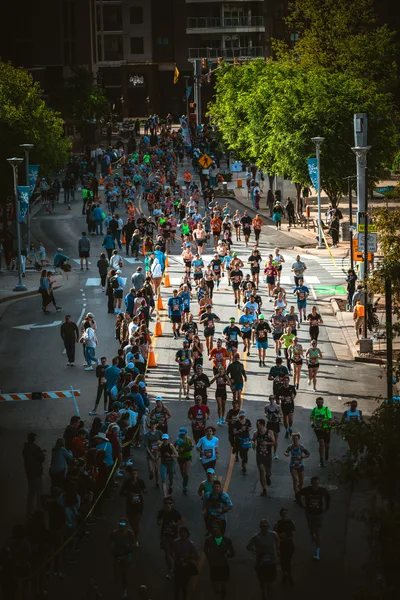 Pelotão na corrida de rua (exemplo)
